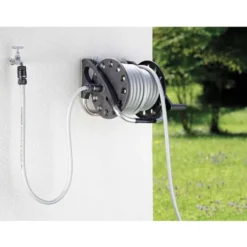 Avvolgitubo portatile CLABER AQUAPONY fissaggio a parete o a terra per tubo giardino 20 metri da 1/2"