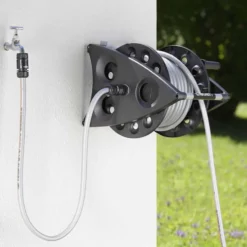 Avvolgitubo portatile CLABER KIROS fissaggio a parete o a terra per tubo giardino 40 metri da 1/2"