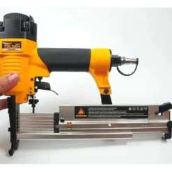 Chiodatrice pneumatica ad aria compressa 2 in 1 per chiodi e graffette TOLSEN 73420