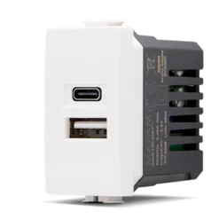 Doppia presa USB tipo A+C 5V 2,4 amp JOY-T3 compatibile BTICINO MATIX