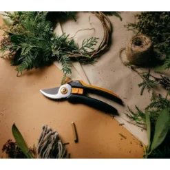 Forbici da potatura FISKARS SOLID P341 bypass