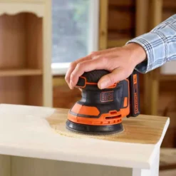 Levigatrice rotorbitale a batteria 18V 1,5Ah mm.125 BLACK+DECKER BDCROS18