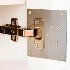 Piastra di riparazione per cerniere mobili cucina e armadio mm.35 piastra di rinforzo con viti