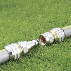Raccordo automatico in ottone cromato ad aggancio/sgancio rapido CLABER 9611 METAL-JET per tubi 1/2" e 5/8"