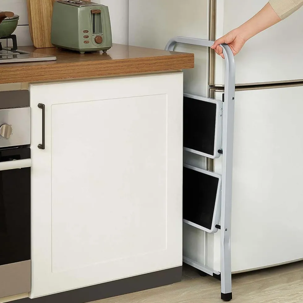 Sgabello salvaspazio in acciaio 2 gradini scaletto basso portata max 150kg