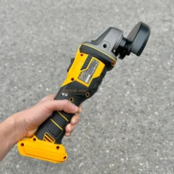 Smerigliatrice angolare a batteria 20V BRUSHLESS mm.125 serie MP20V TOLSEN 87278 solo corpo macchina
